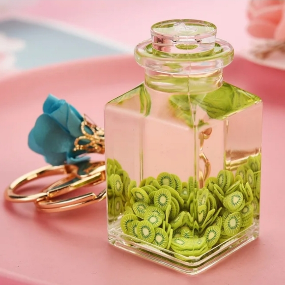 1pc Floating fruit keychain/Bag accessories - Picture 4 of 4